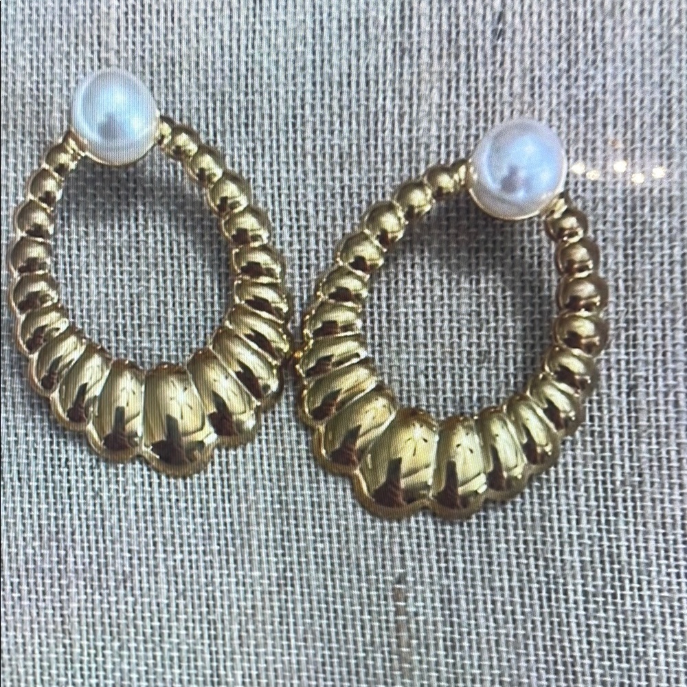Elegant Gold Pearl Earrings